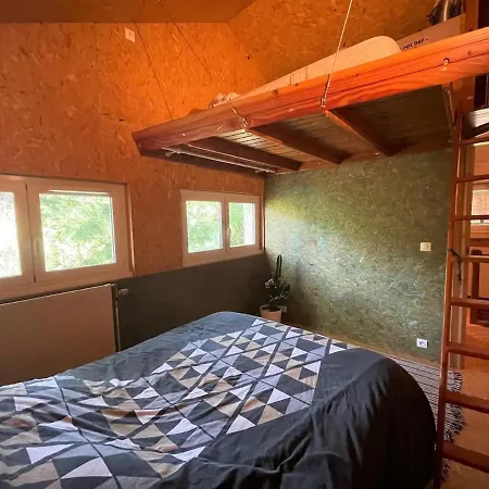 Casa de hóspedes Logement A Dans Un Ecrin De Verdure *