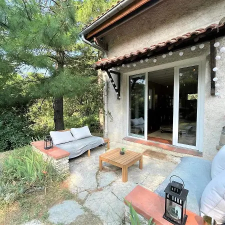 Logement A Dans Un Ecrin De Verdure *
