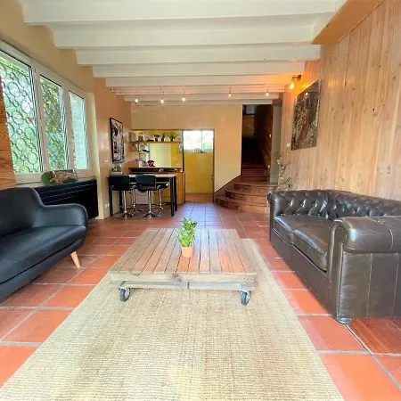 Casa de hóspedes Logement A Dans Un Ecrin De Verdure